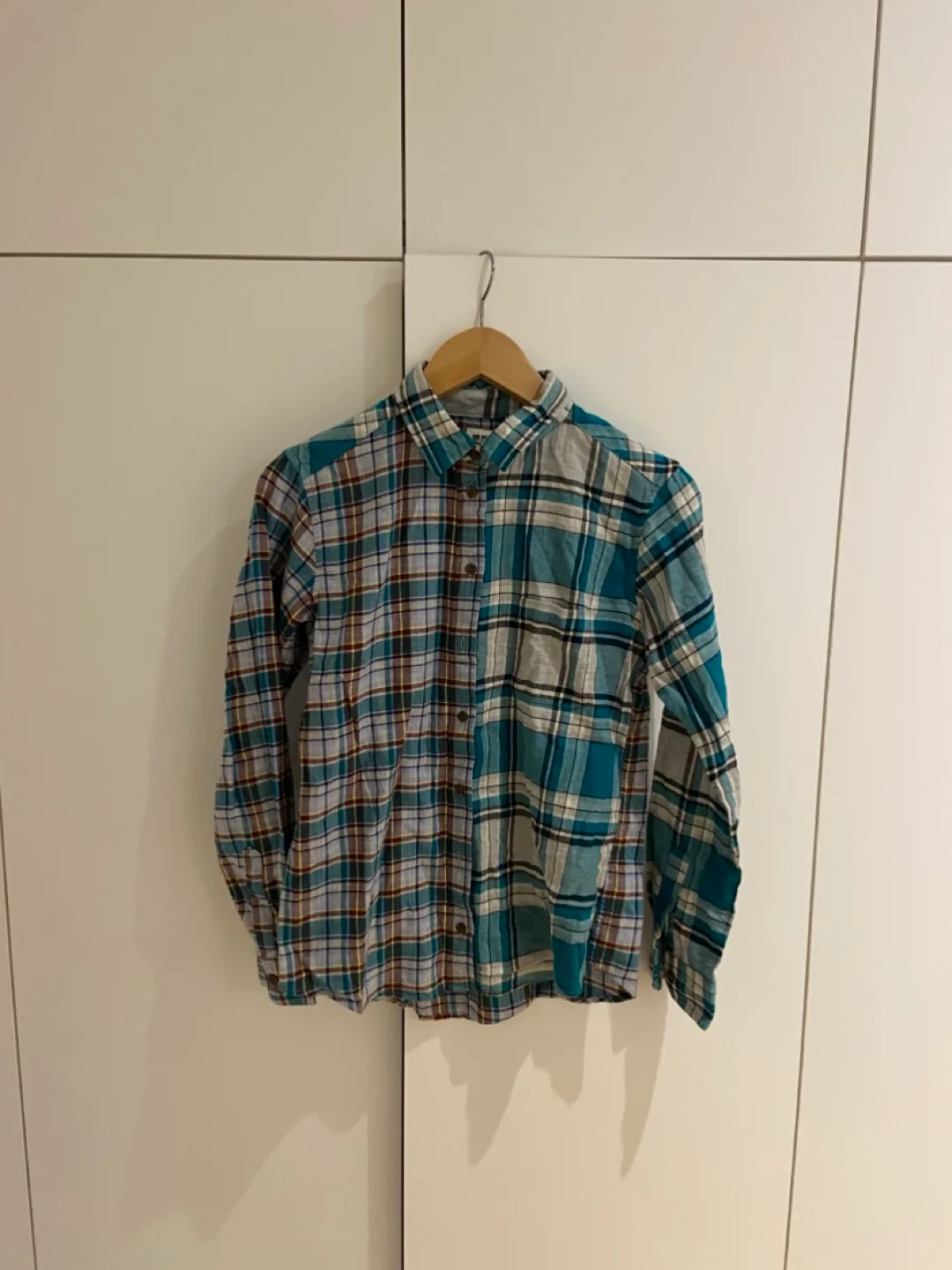 Uniqlo Blue/Teal Plaid Button Up Shirt thumbnail