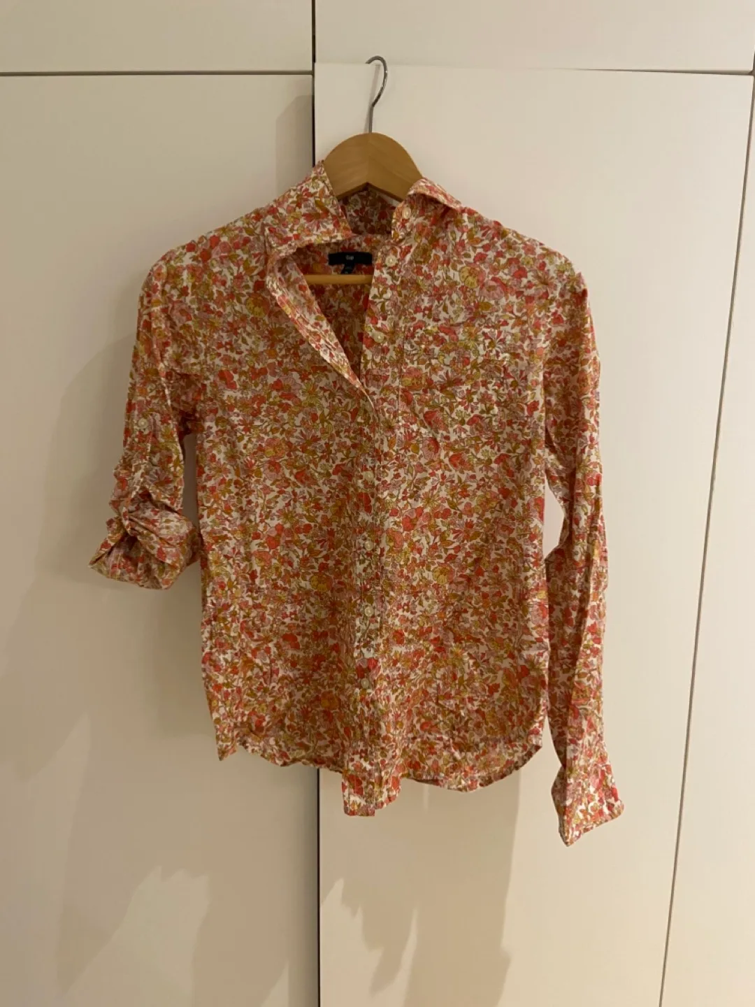 Gap Floral Button Up Shirt thumbnail