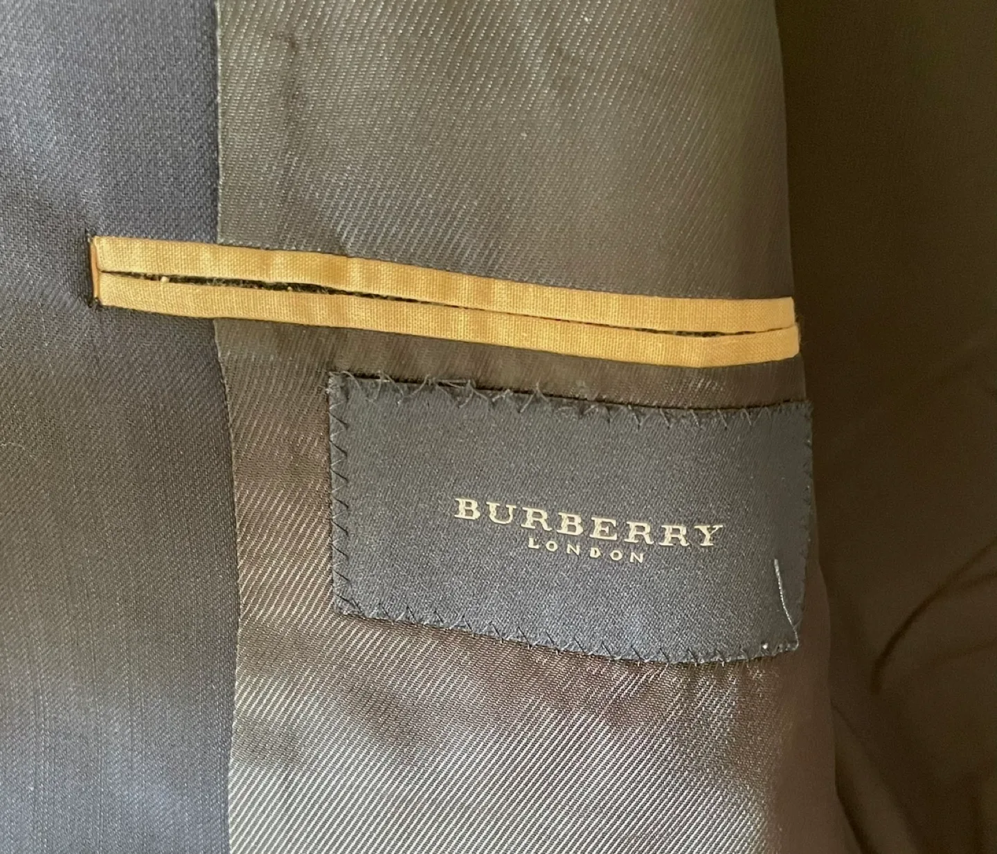 BURBERRY LONDON 3 BUTTON SUPERFINE WOOL BLAZER SPORT COAT JACKET image indicator(3)