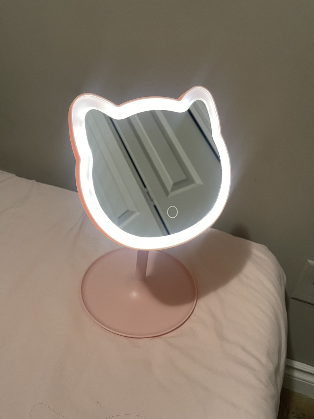 Hello kitty Shaped Vanity Mirror with Light - photo 2