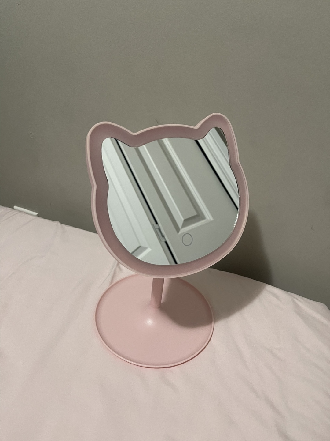 Hello kitty Shaped Vanity Mirror with Light