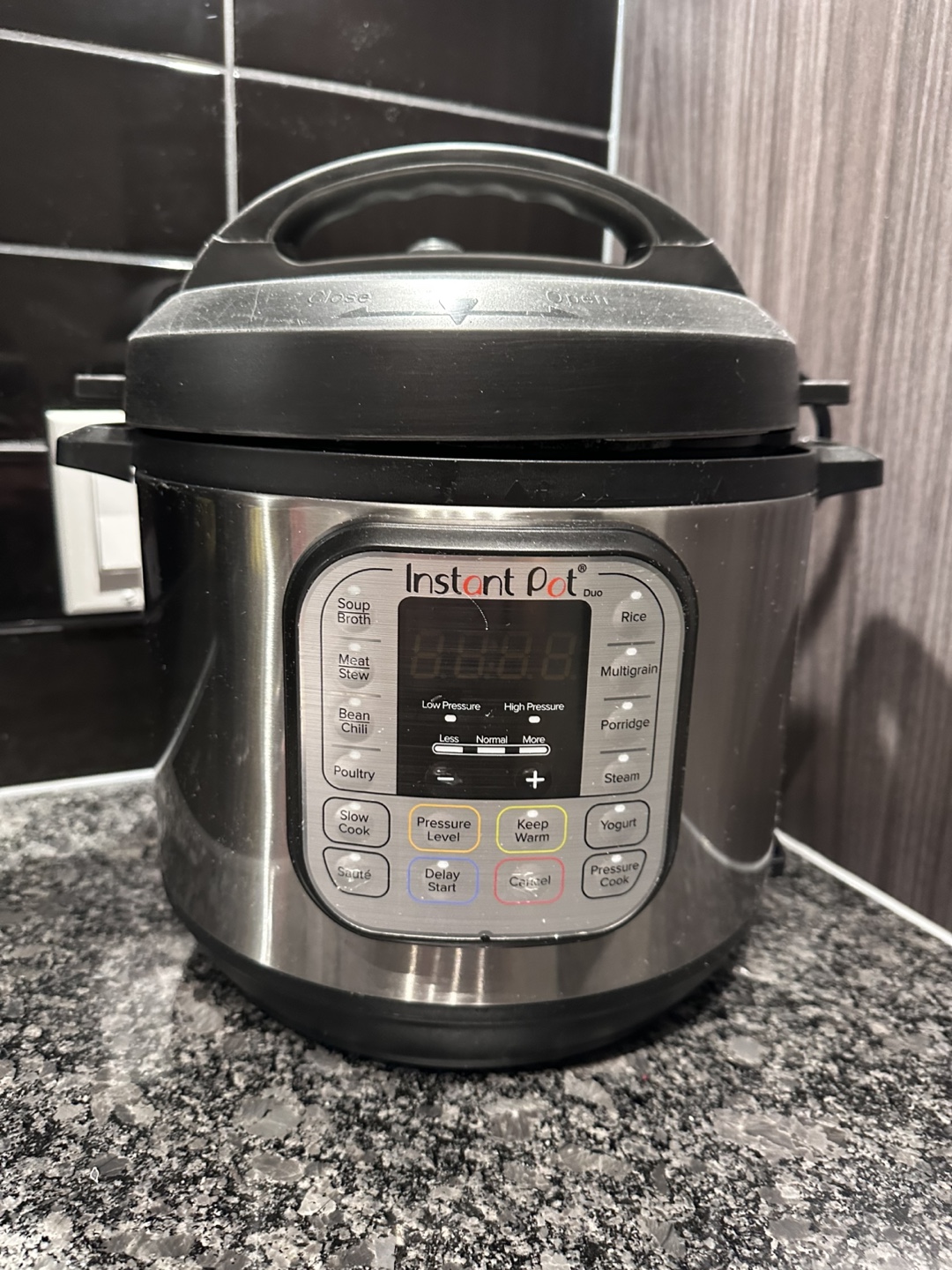 Instant Pot Duo 6 Quart Electric Pressure Cooker