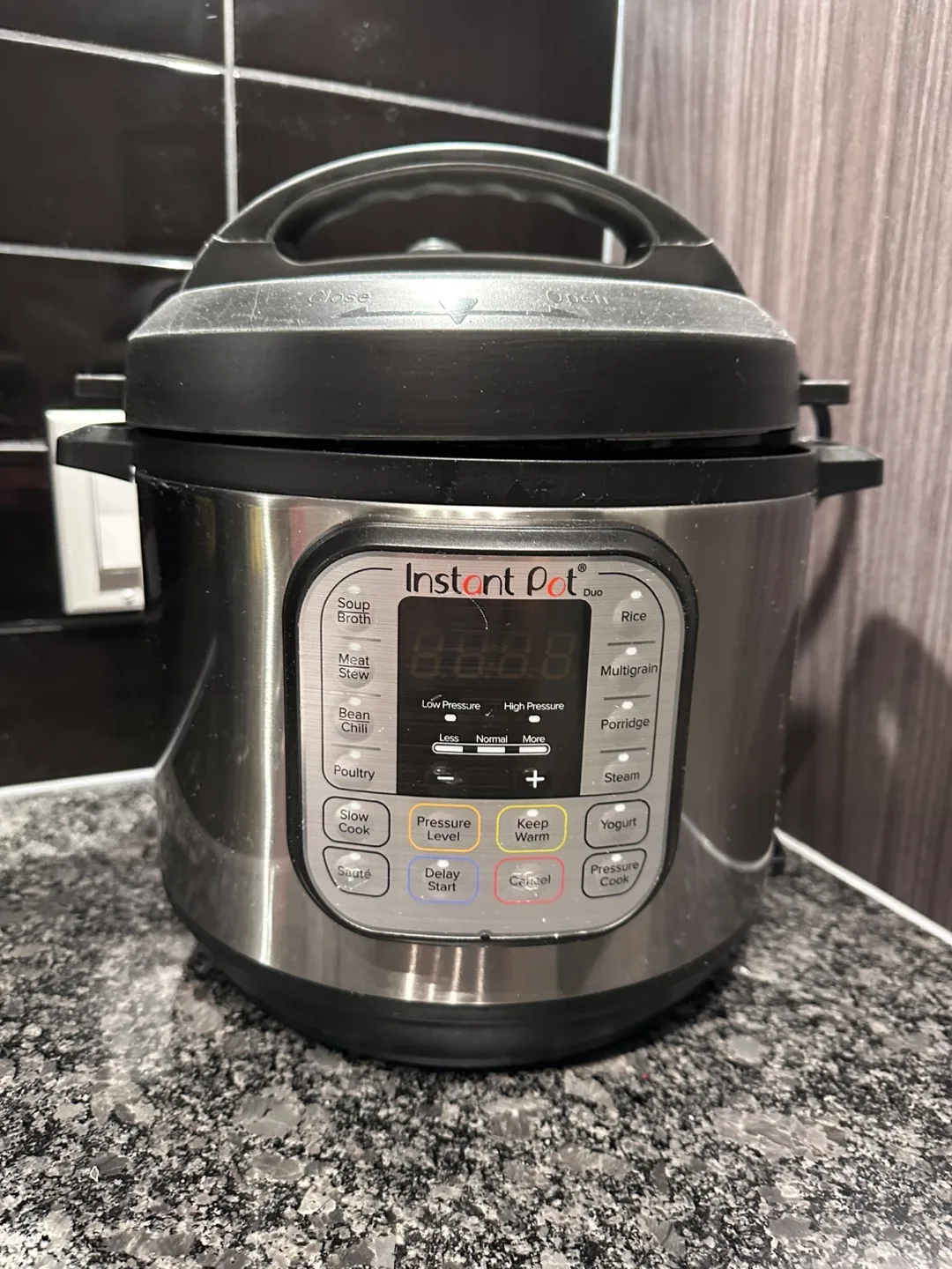 Instant Pot Duo 6 Quart Electric Pressure Cooker thumbnail