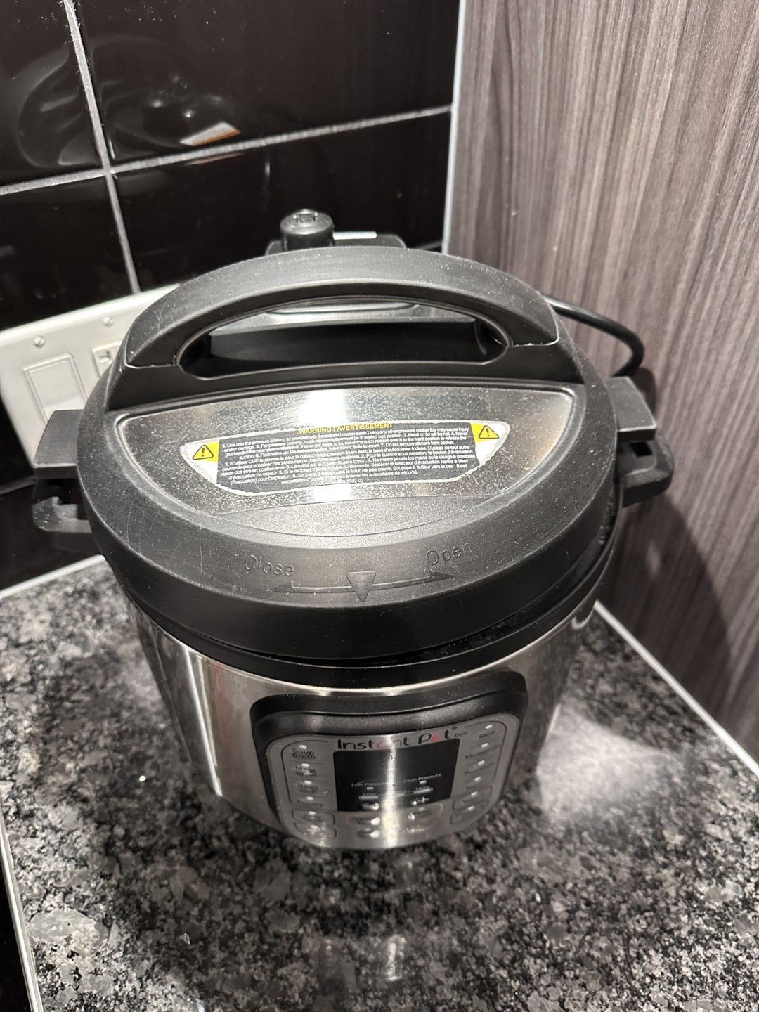 Instant Pot Duo 6 Quart Electric Pressure Cooker - photo 2