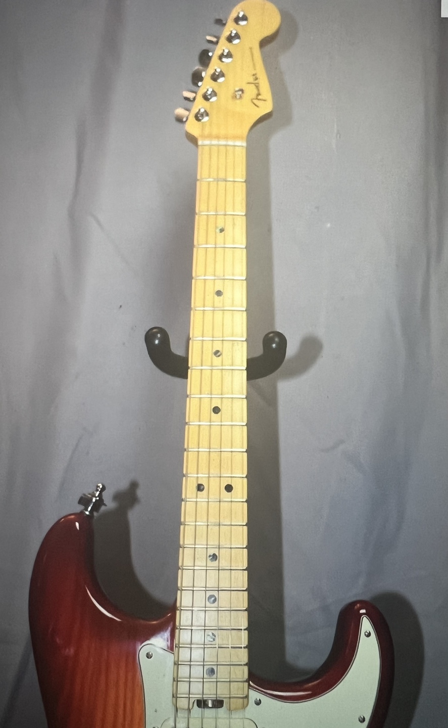 Fender American Elite Stratocaster Cherry Burst 2016 Great Cond - photo 3