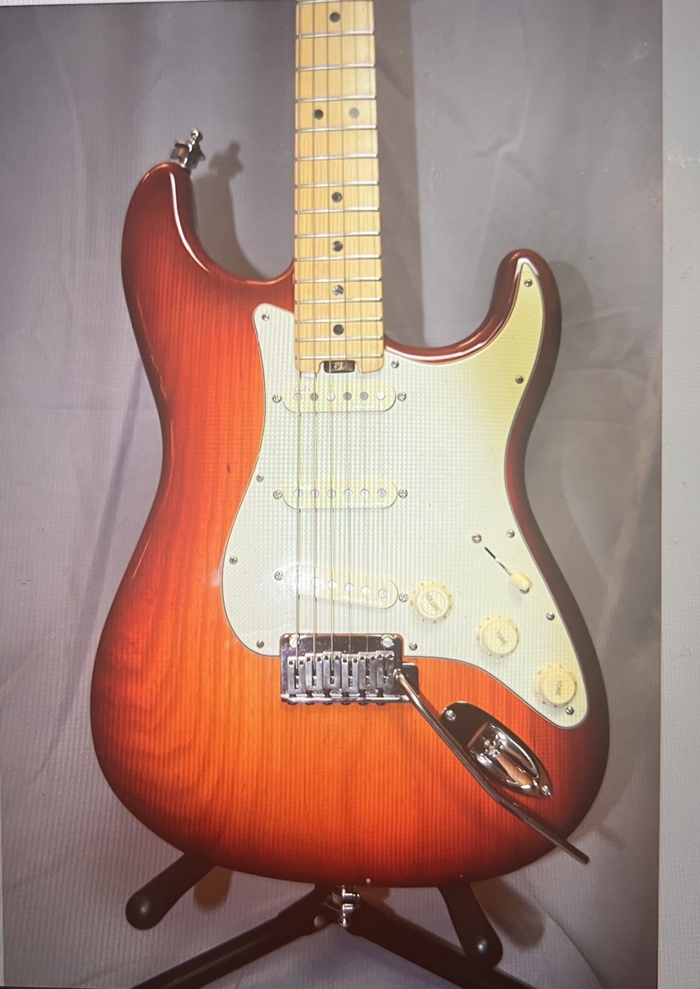 Fender American Elite Stratocaster Cherry Burst 2016 Great Cond - photo 2