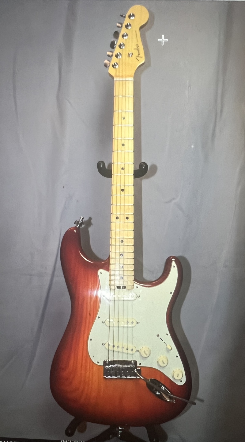 Fender American Elite Stratocaster Cherry Burst 2016 Great Cond