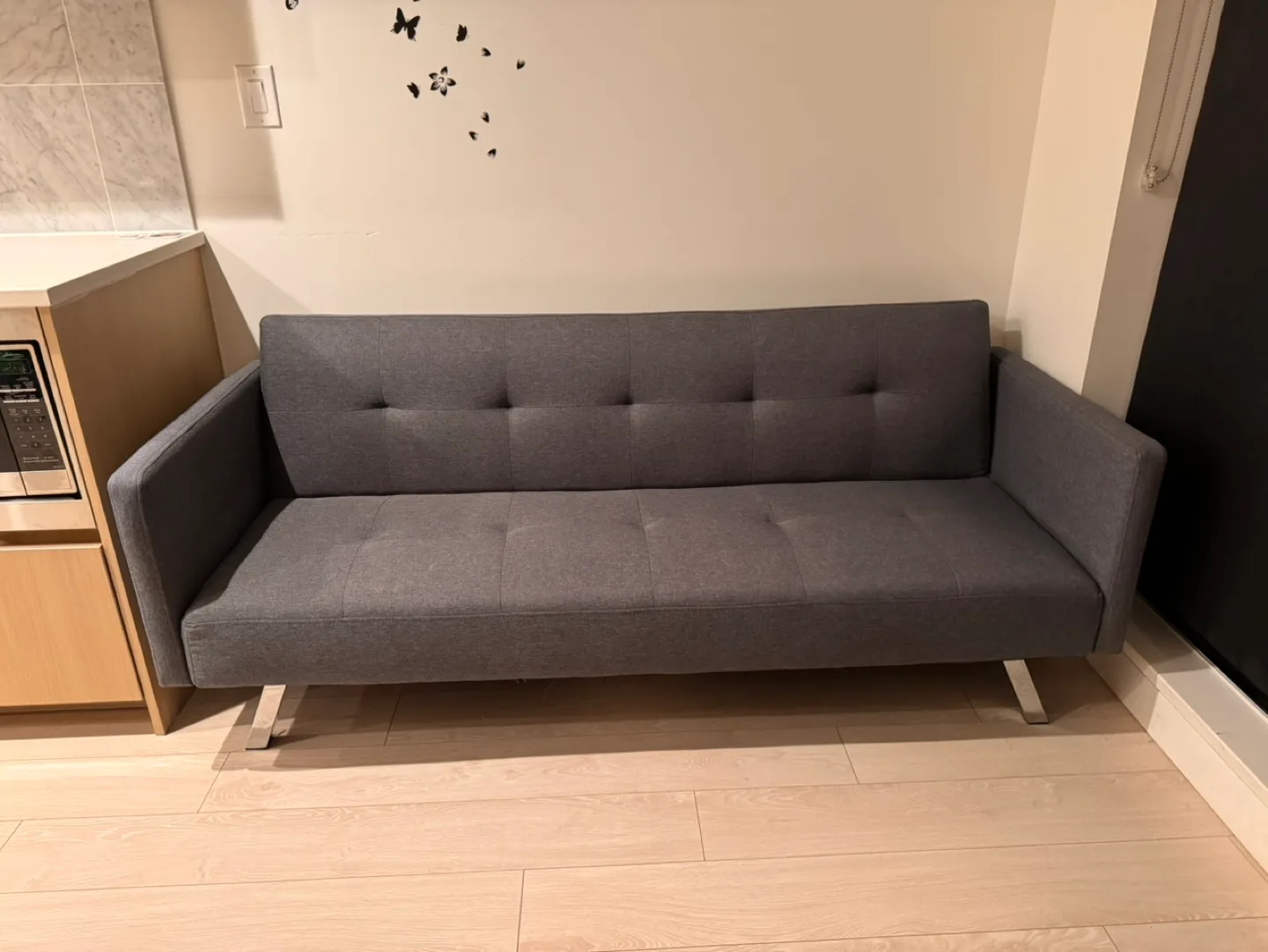 Free - Couch thumbnail