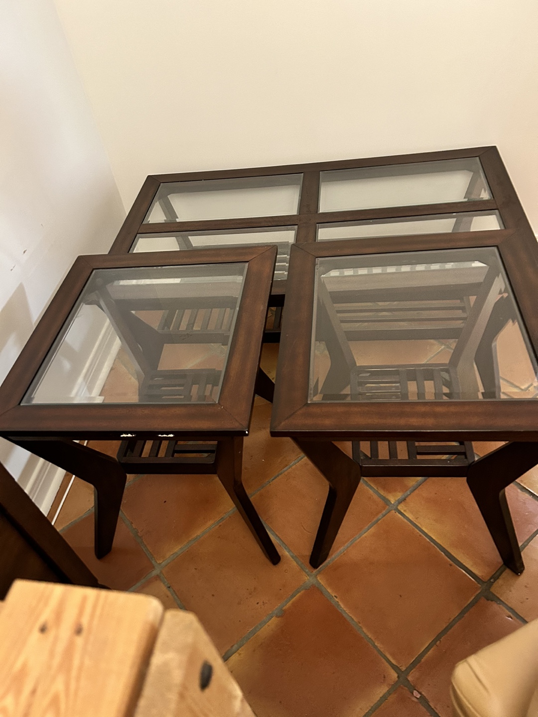 Matching Coffee table and 2 side tables - photo 2