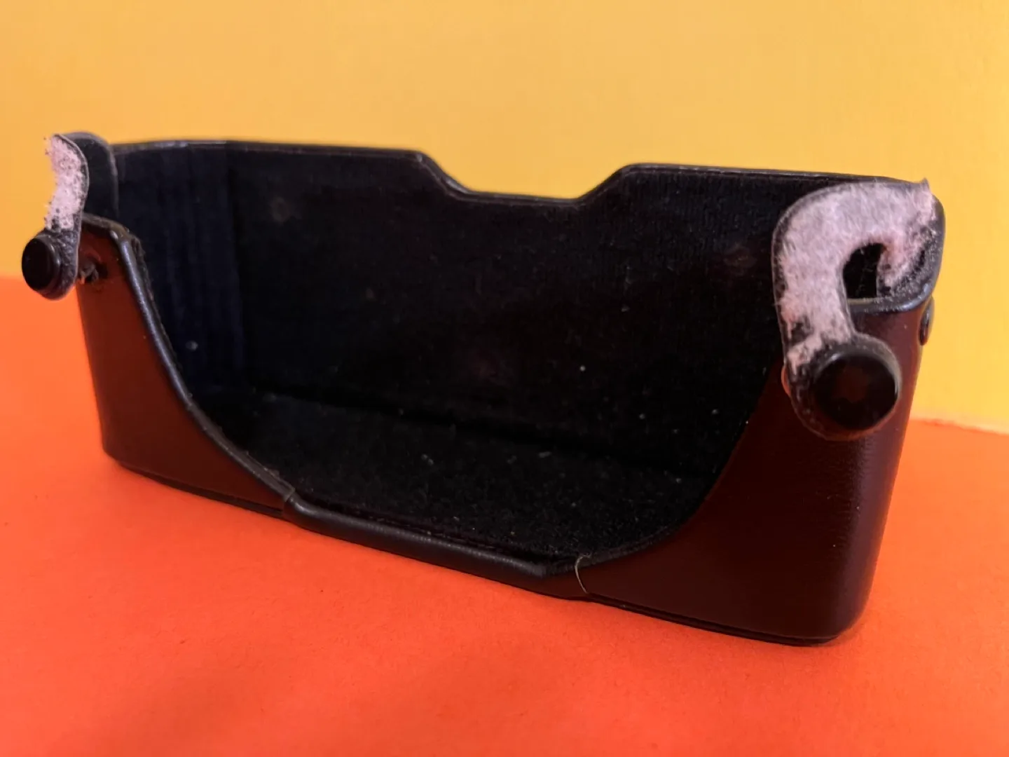 (Near Mint) Olympus OM10 SLR 35mm Film Camera, Lens & Case image indicator(5)