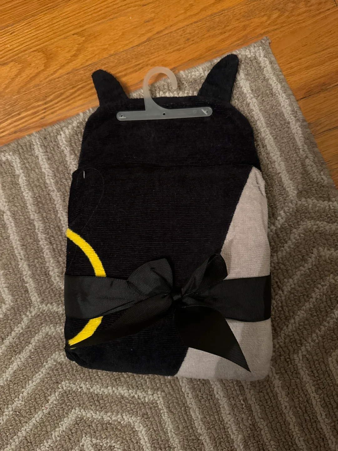 Batman Hooded Towel Wrap. NEW image indicator(2)