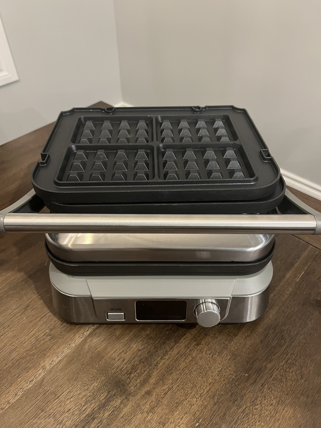 Cuisinart 5-in-1 Electric Griddler + Waffle plates -digital