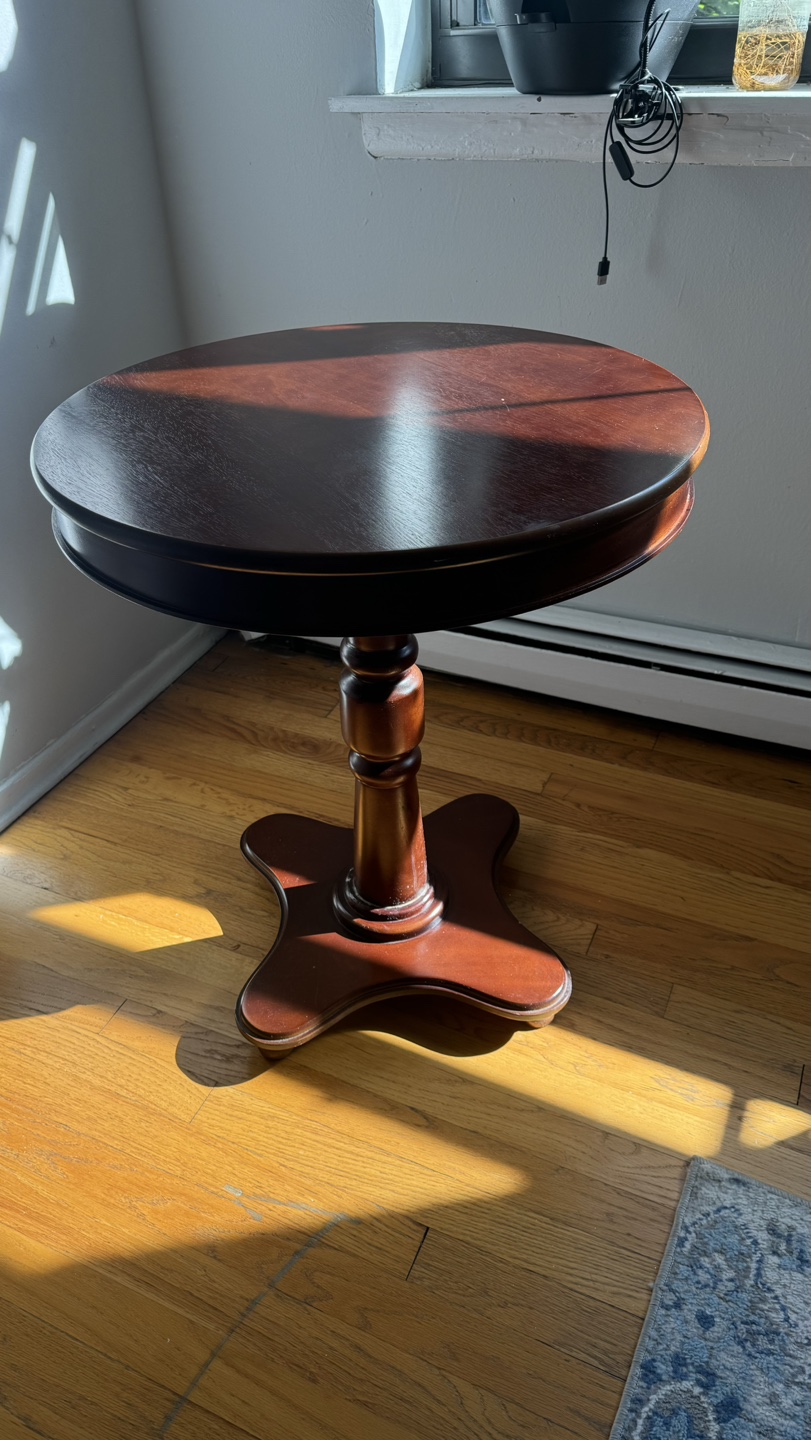 Round Wooden Accent Table - photo 3