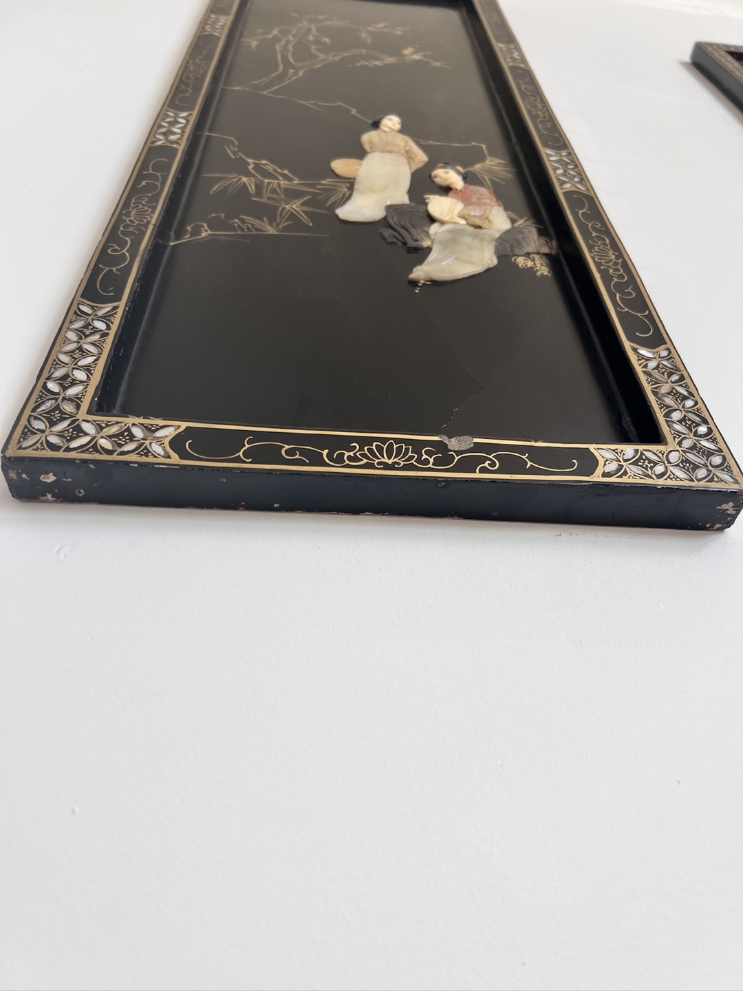 ⚡️RARE FIND⚡️ Vintage Black Lacquer & Jade Japanese Wall Art - photo 4
