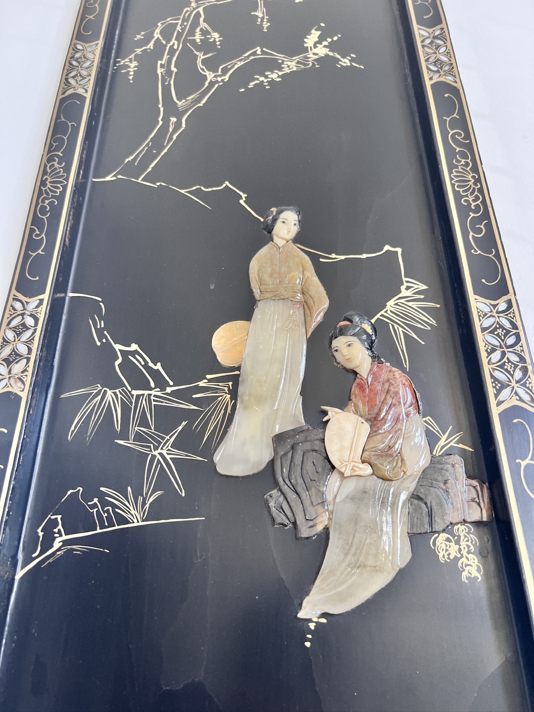 ⚡️RARE FIND⚡️ Vintage Black Lacquer & Jade Japanese Wall Art - photo 3