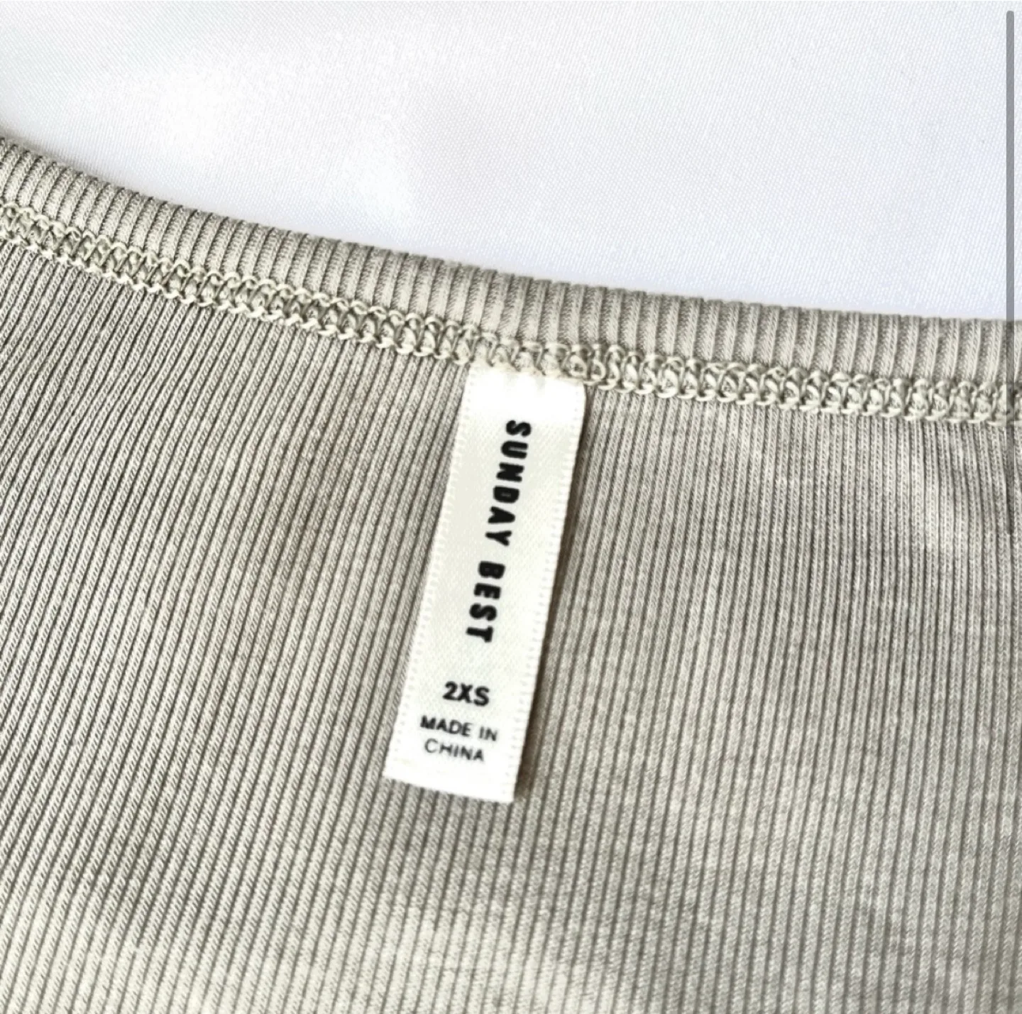 Aritzia | Sunday Best Button Up Crop Top image indicator(3)