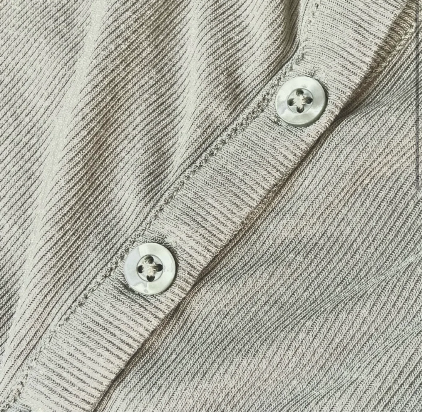 Aritzia | Sunday Best Button Up Crop Top image indicator(4)