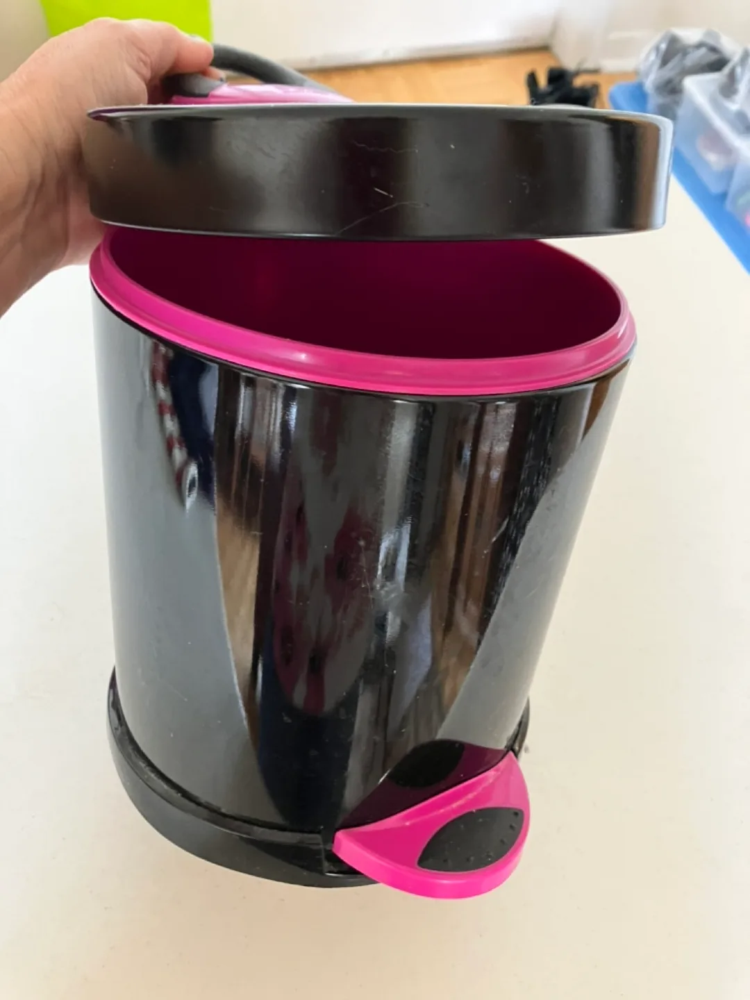Small Black and Pink Step Trash Can image indicator(4)