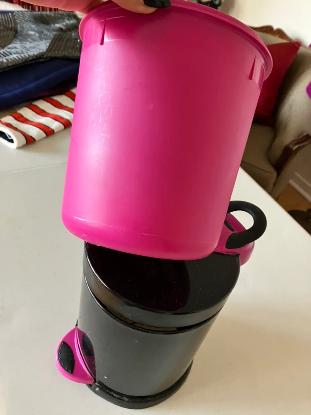 Small Black and Pink Step Trash Can image indicator(2)