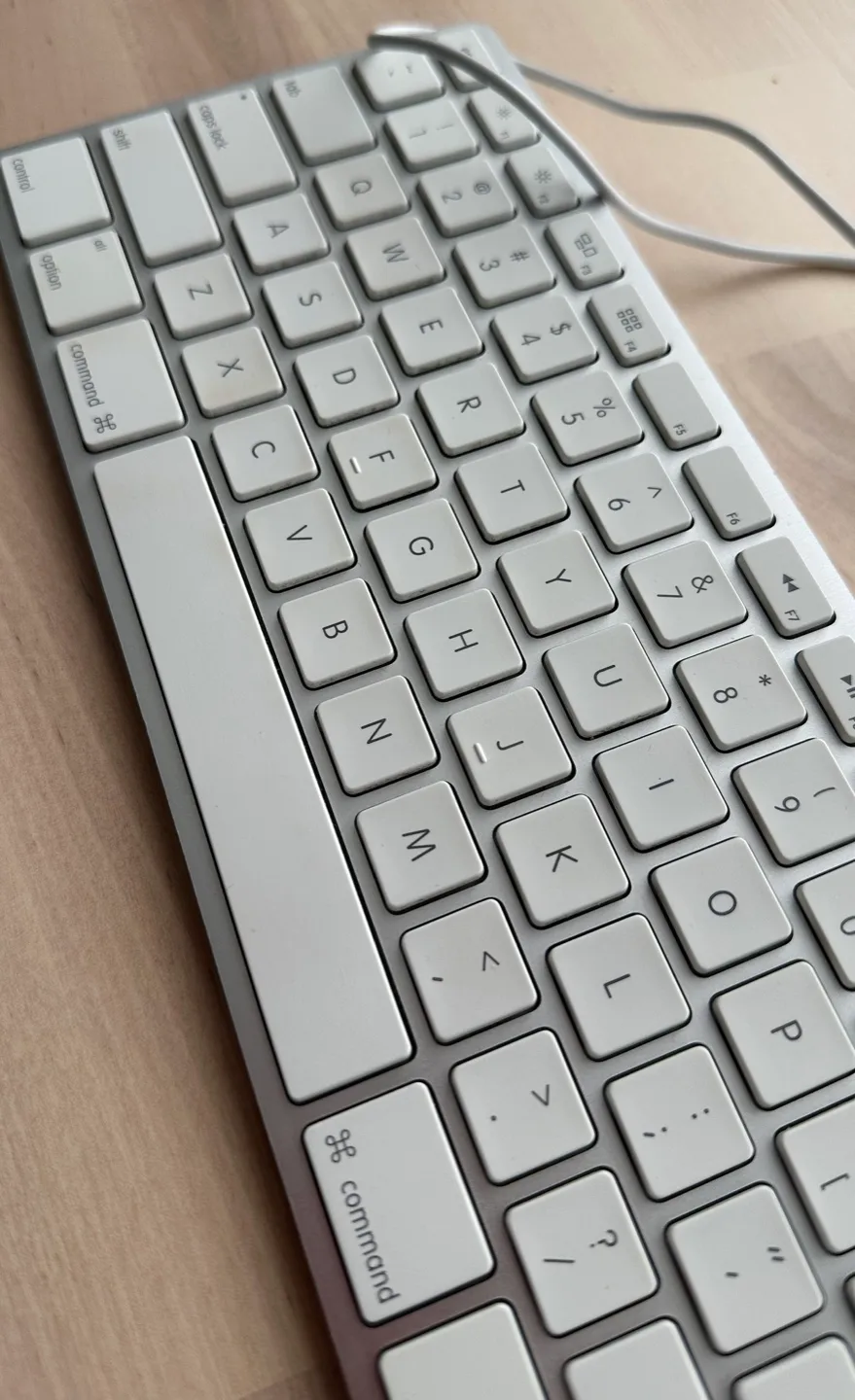 Apple Wired Keyboard image indicator(3)