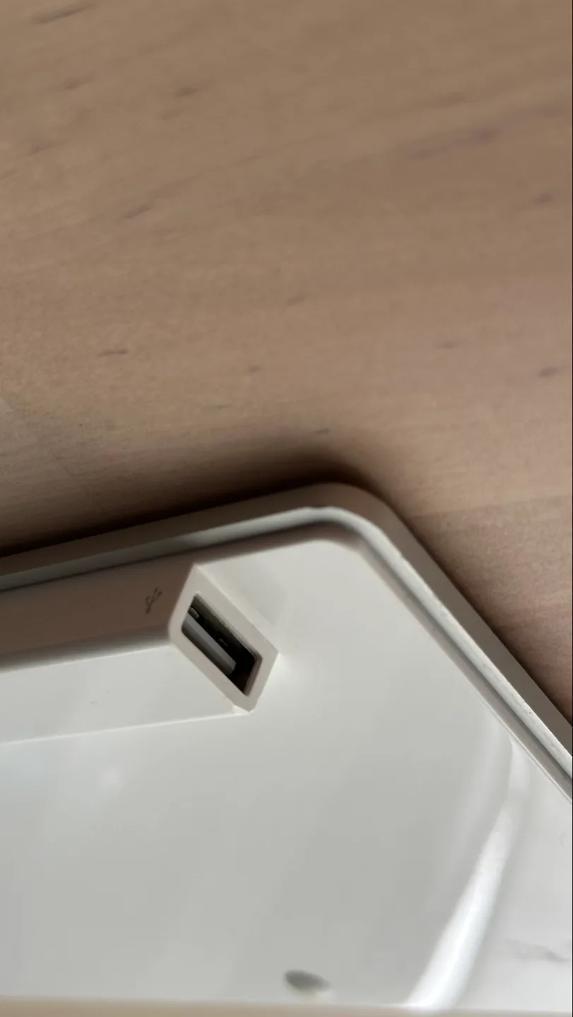 Apple Wired Keyboard image indicator(10)