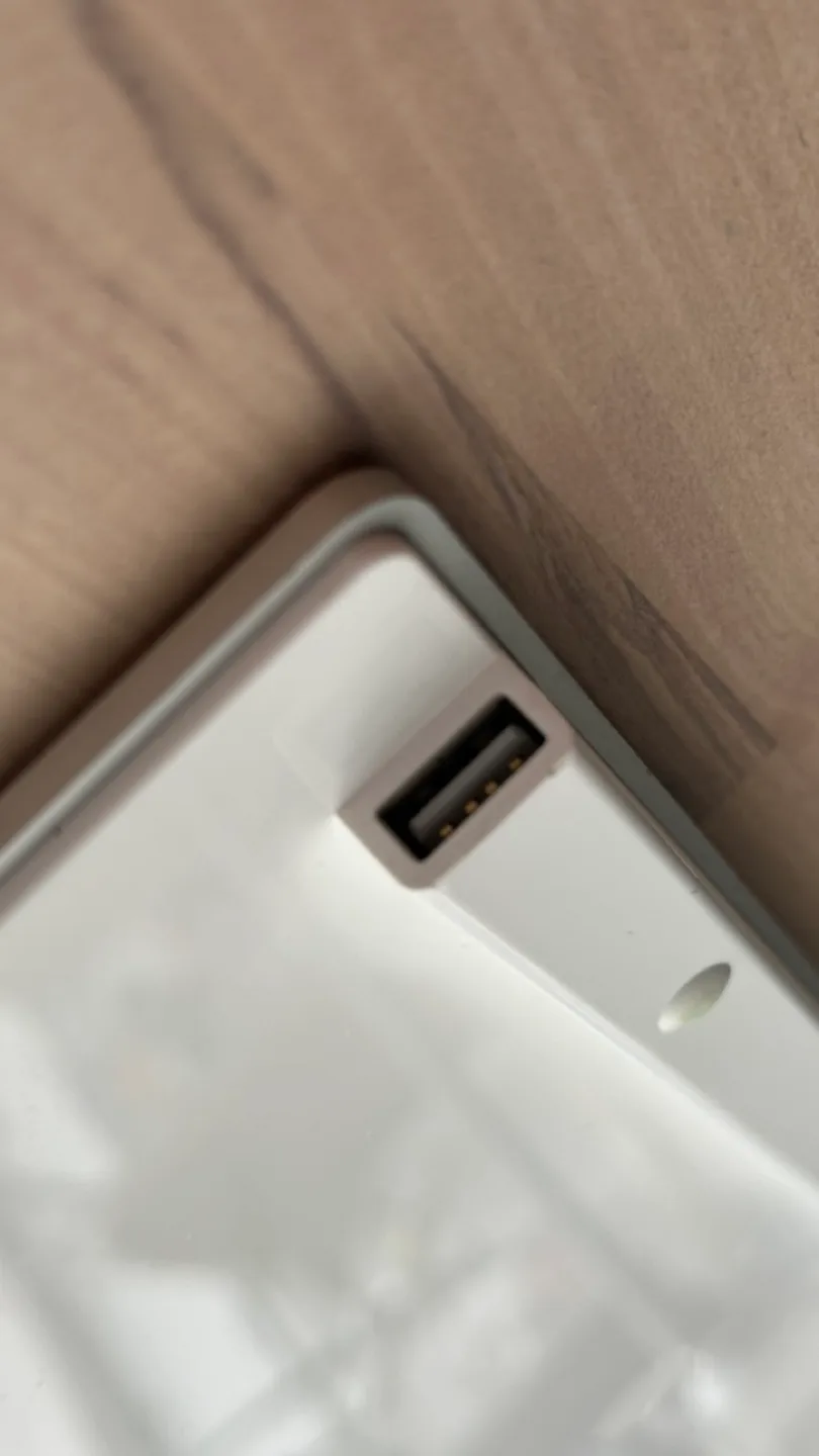 Apple Wired Keyboard image indicator(9)