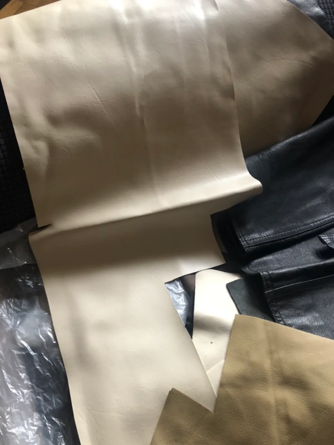 Leather and Pleather Remnants - Variety of Colours & Sizes image indicator(4)