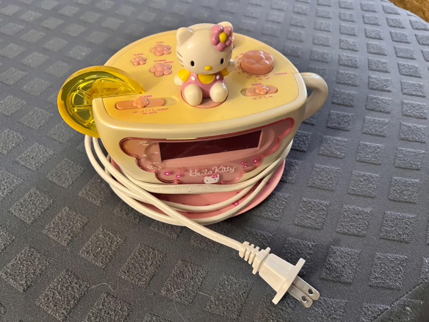 #freecycle - Hello Kitty Clock Radio image indicator(2)