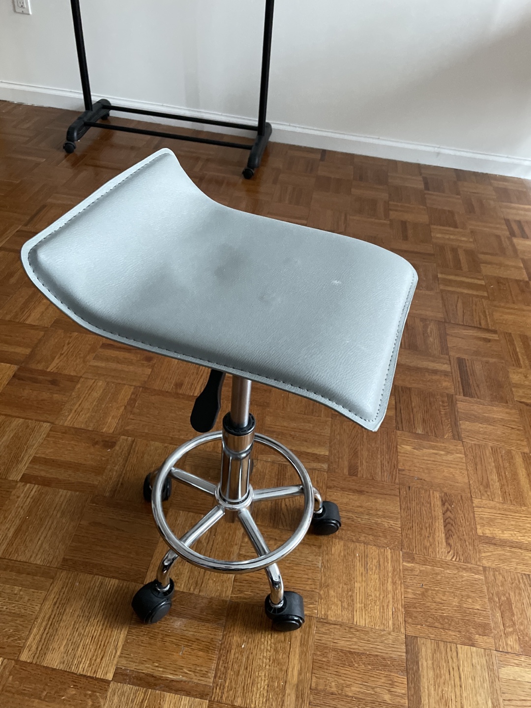 Adjustable Rolling Stool - only today till 8pm - photo 2