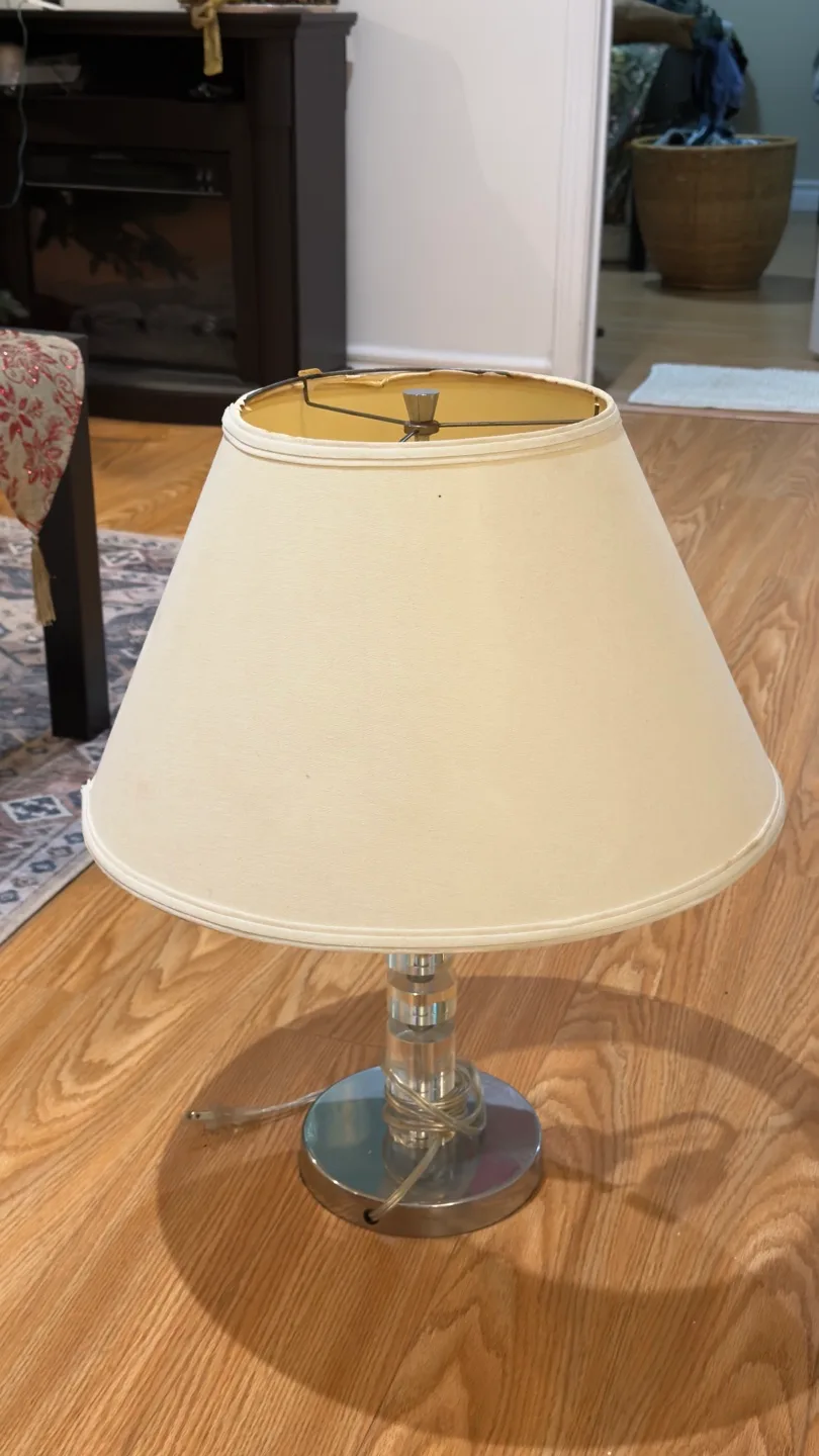 Silver Metal Table Lamp image indicator(3)