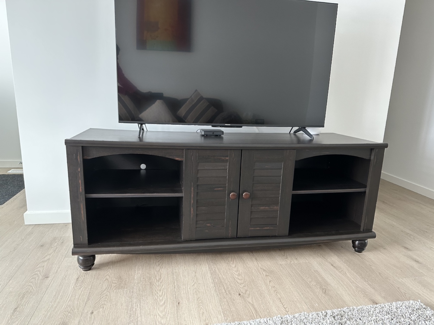 TV Stand - photo 2