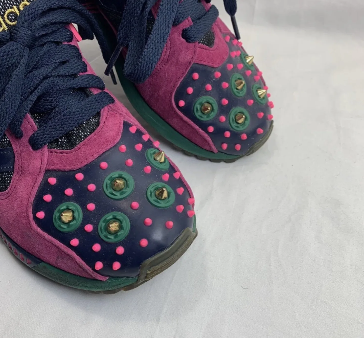 ADIDAS Limited Edition Designer Running Shoes Sz. 8 image indicator(5)