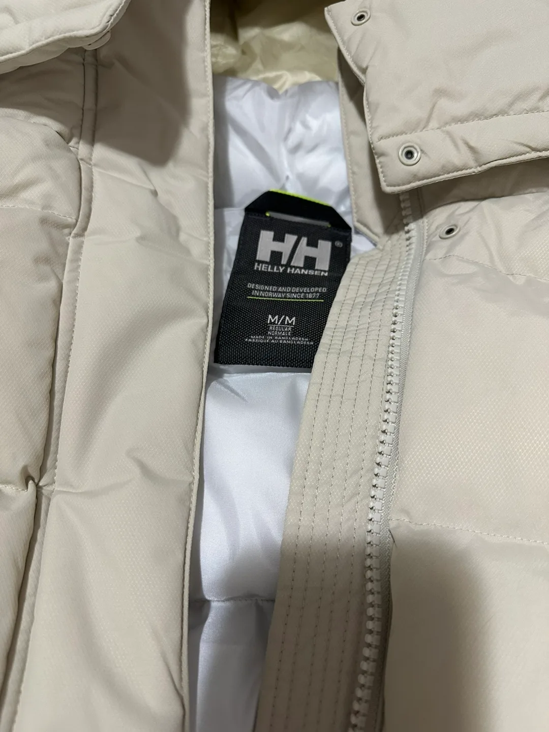 Brend NEW-Helly Hansen Women's Puffer Jacket image indicator(3)