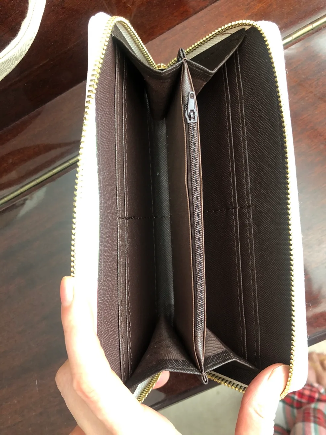 Elmpaul Crossbody Purse and Wallet Set image indicator(3)