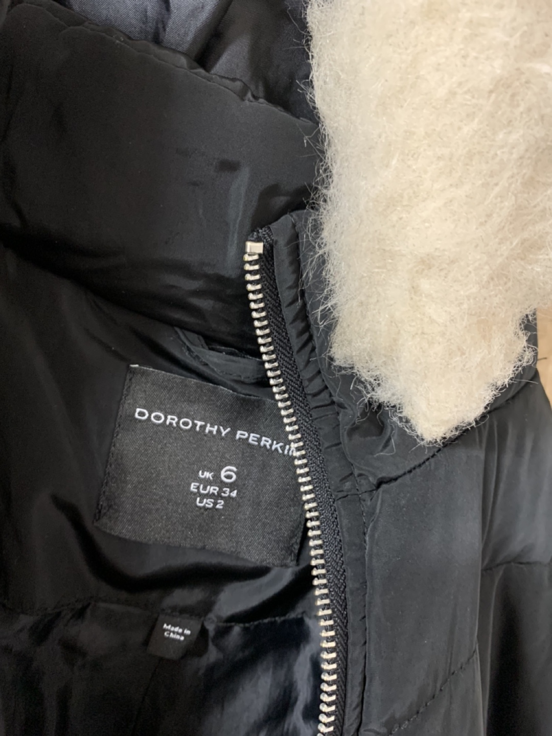 Dorothy Perkins Black Puffer Jacket with Belt and Fur Hood - photo 4