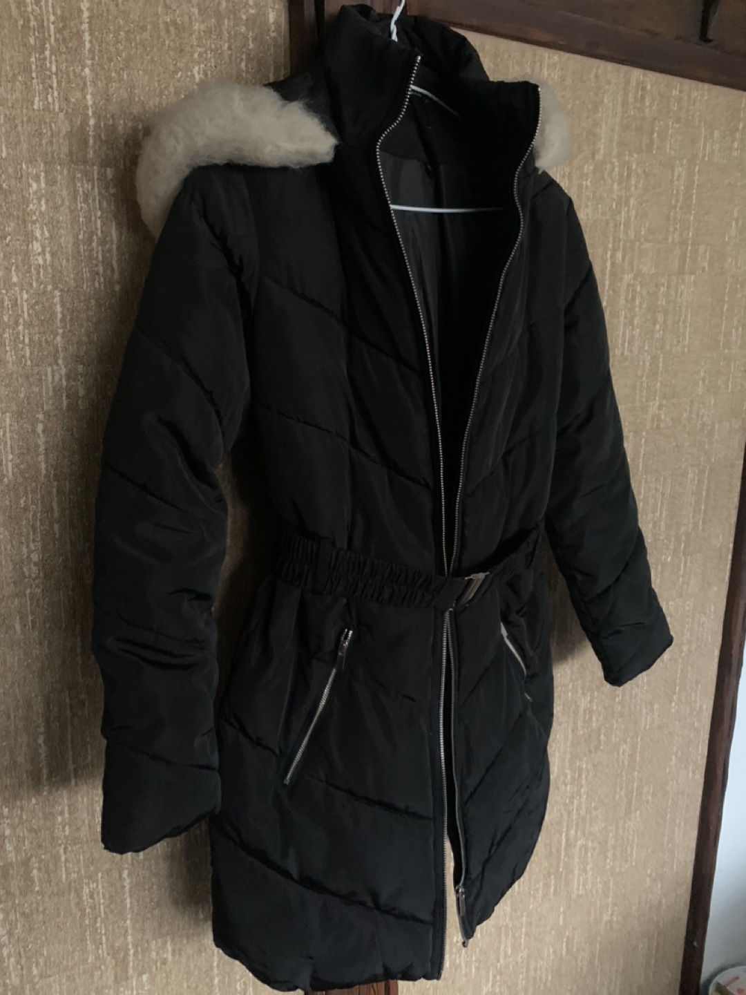 Dorothy Perkins Black Puffer Jacket with Belt and Fur Hood - photo 2