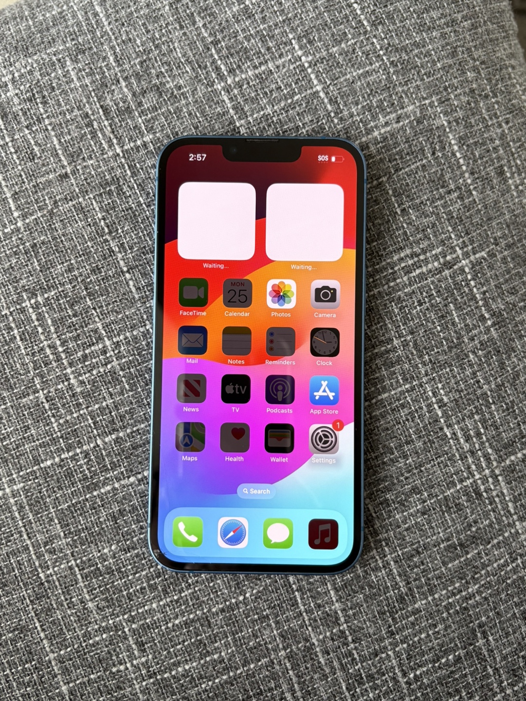 iPhone 13 - photo 3