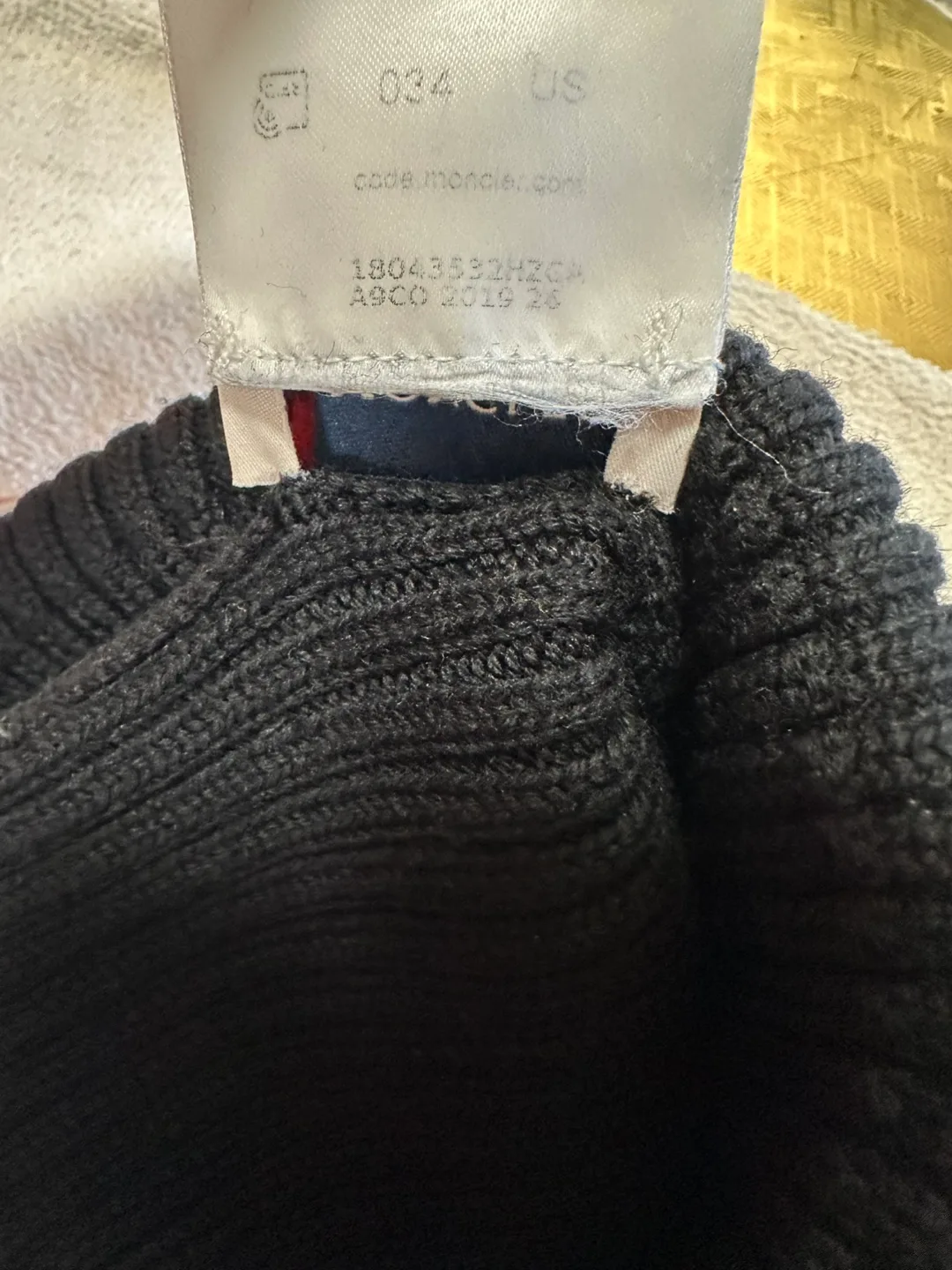 Moncler 2019 Berretto Black Beanie Italy image indicator(7)