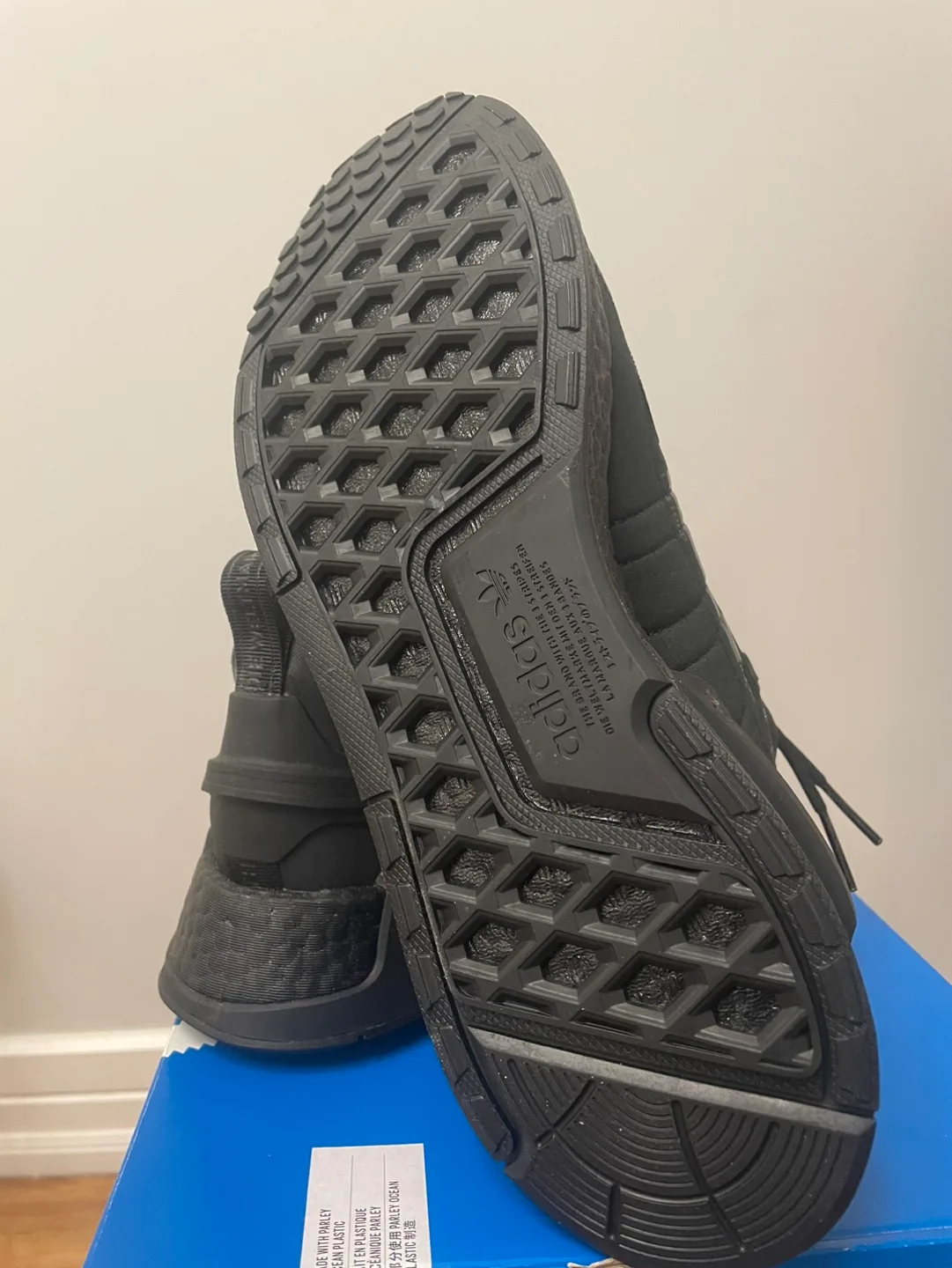 Adidas NMD V3 Black image indicator(3)