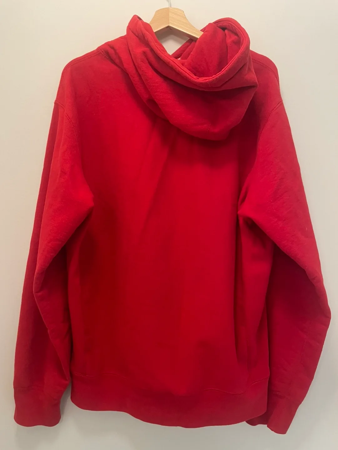 Supreme Red Hoodie Size Large image indicator(2)