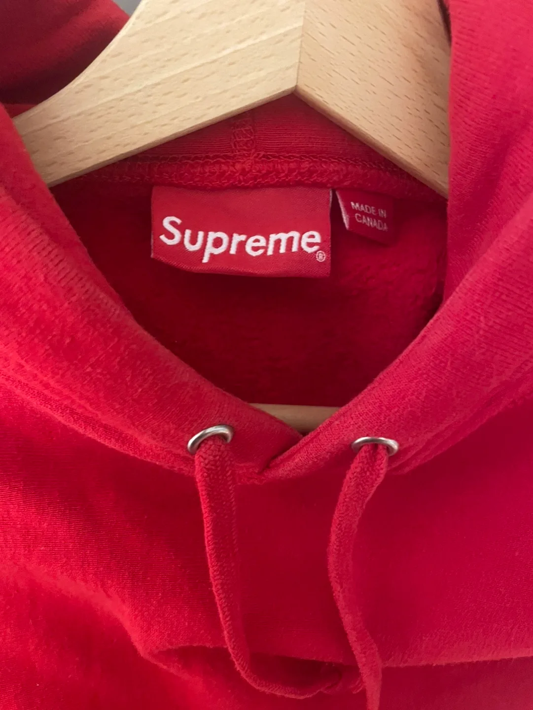Supreme Red Hoodie Size Large image indicator(3)