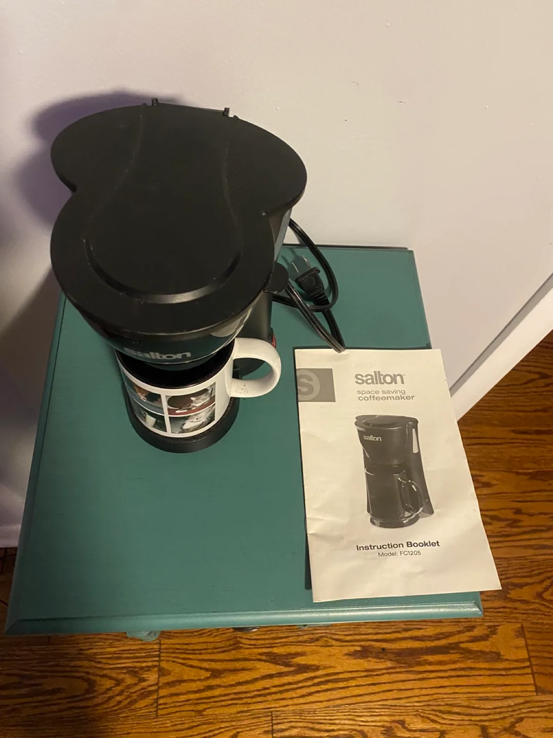Salton Space Saving one cup Coffeemaker, mug not included image indicator(3)