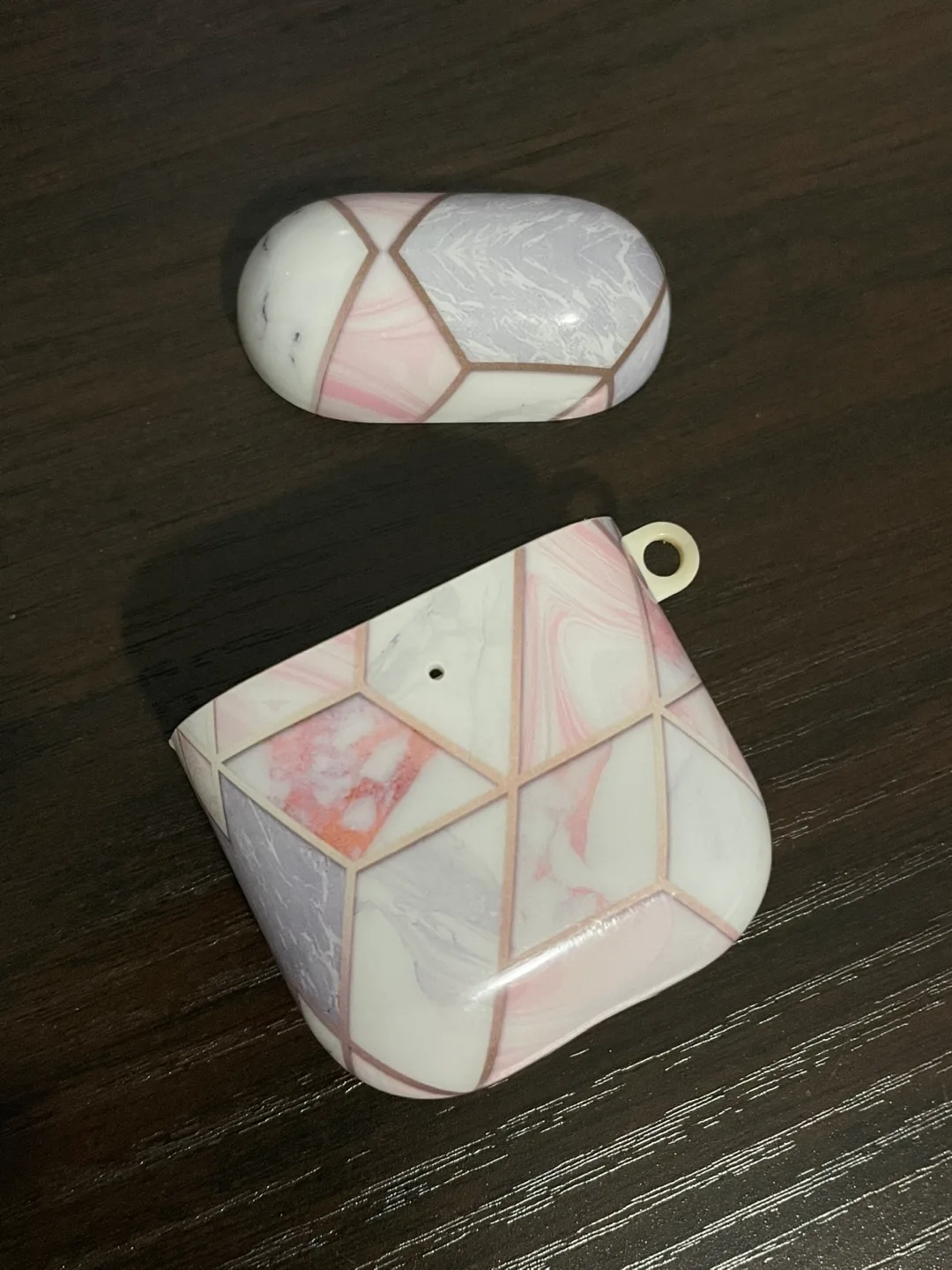 Apple AirPods with Case (2nd Generation) image indicator(5)