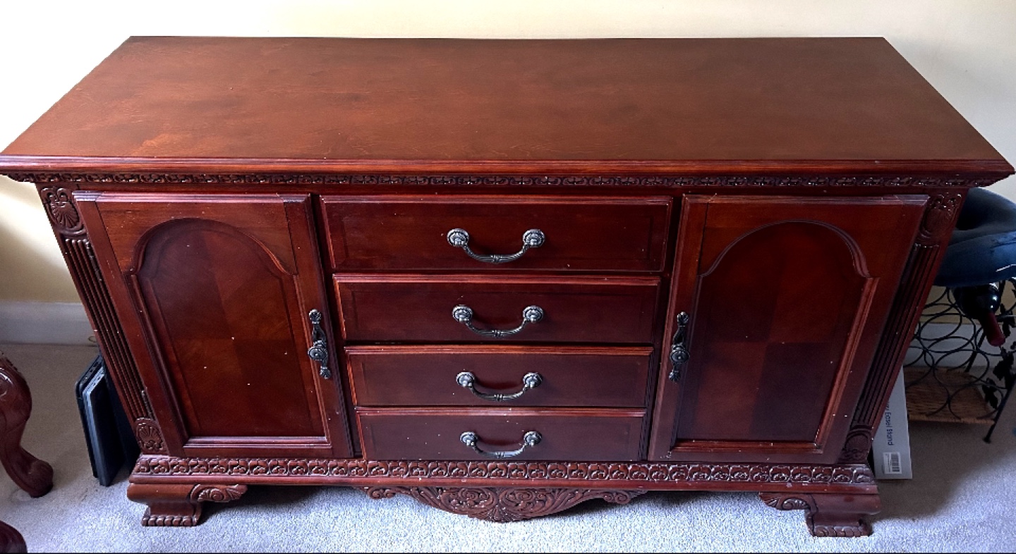 Buffet with 3 drawers and 2 cabinet doors