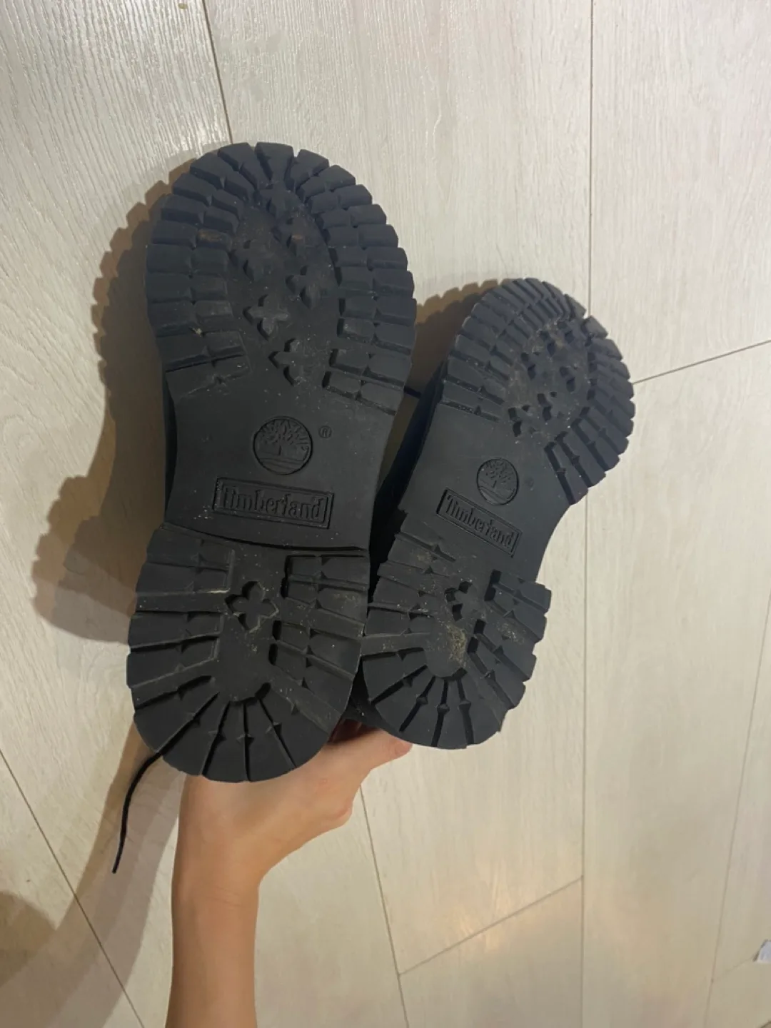 Timberland Black Boots image indicator(3)