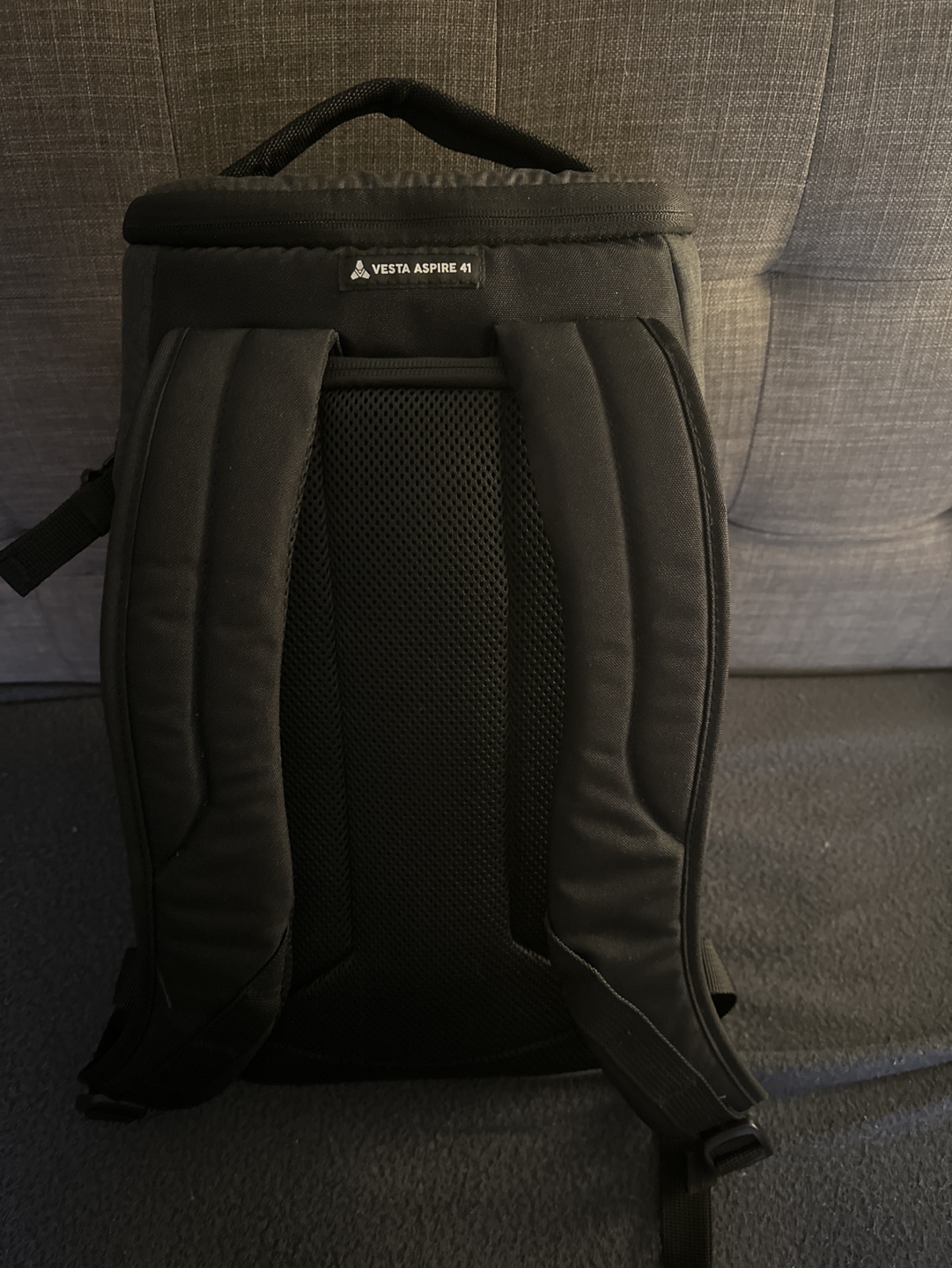 Vanguard Vesta Aspire 41 Camera Backpack - photo 3