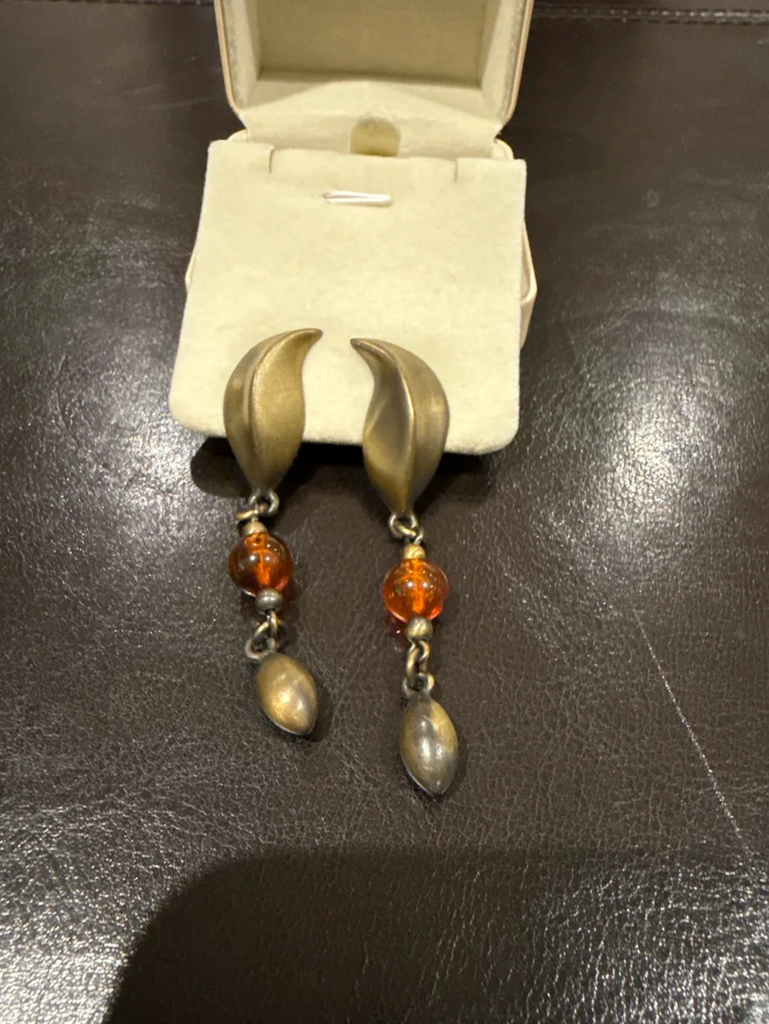 Vintage Clip On Earrings thumbnail