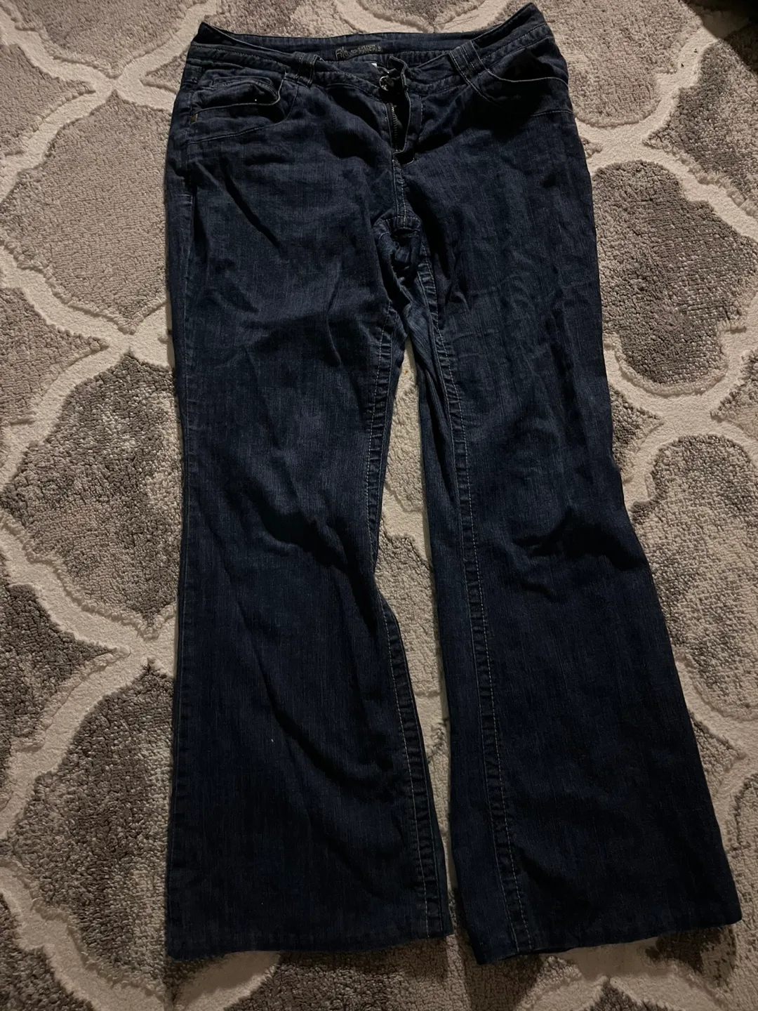 Women's Flare Jeans image indicator(2)