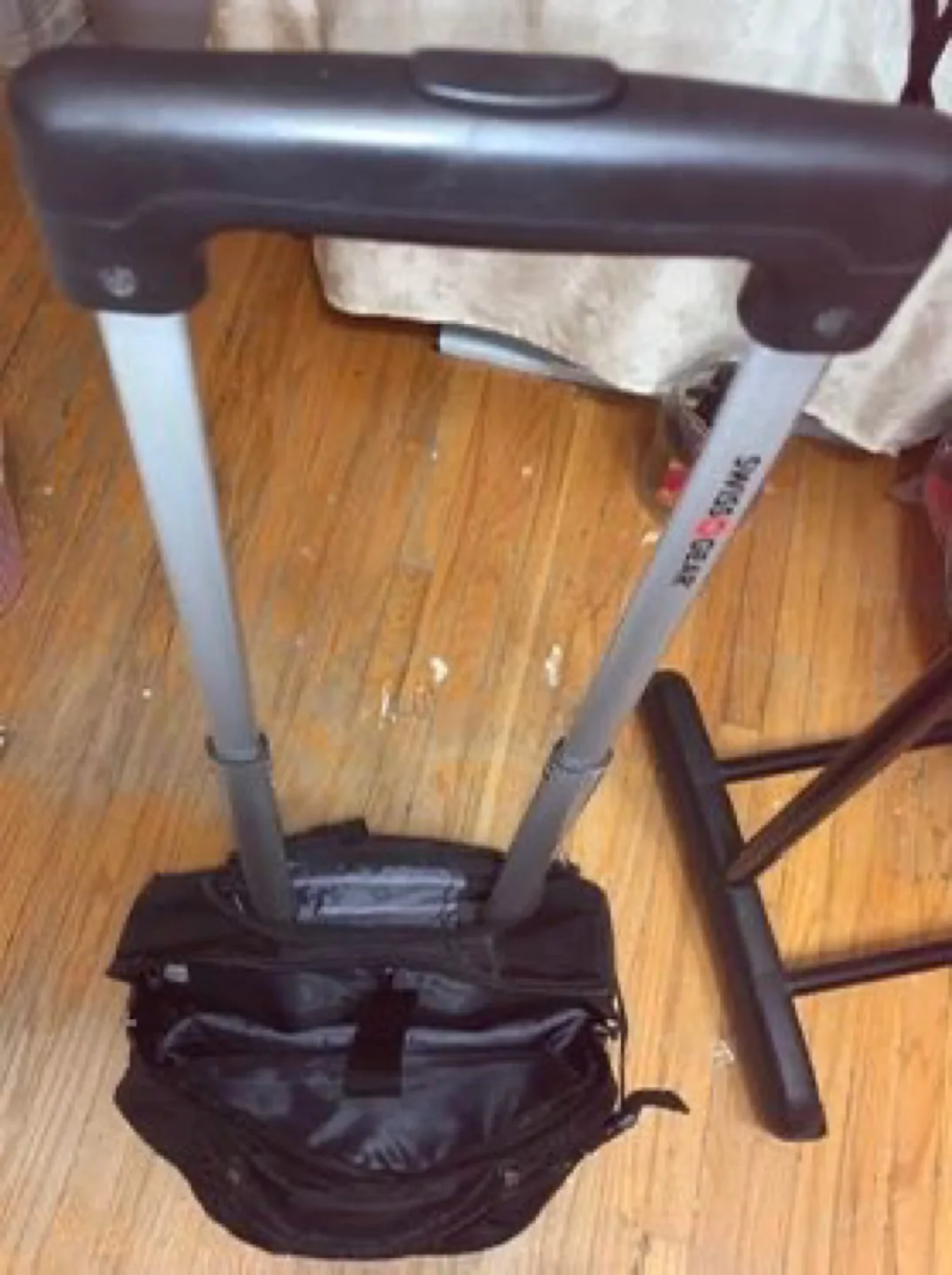 Swiss Gear Rolling Backpack image indicator(4)