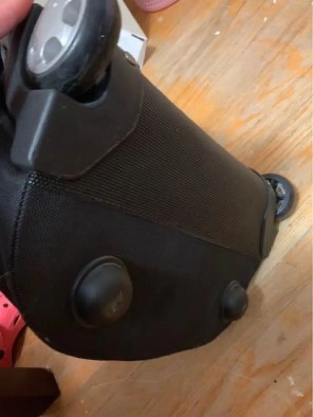 Swiss Gear Rolling Backpack image indicator(9)